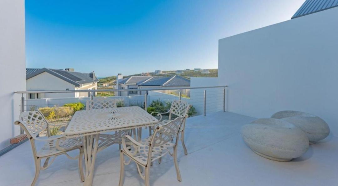 Deja Blue Villa Struisbaai Buitenkant foto