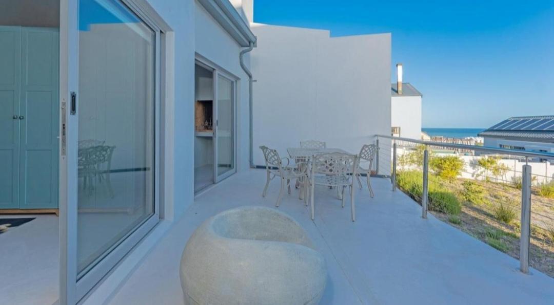 Deja Blue Villa Struisbaai Buitenkant foto